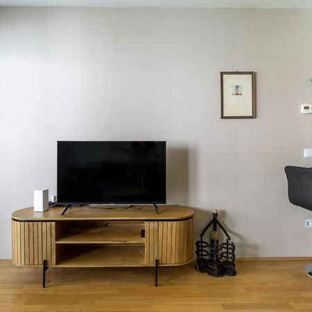 Apartment With Garden Close To Stadthalle, Westbahnhof Вена Экстерьер фото