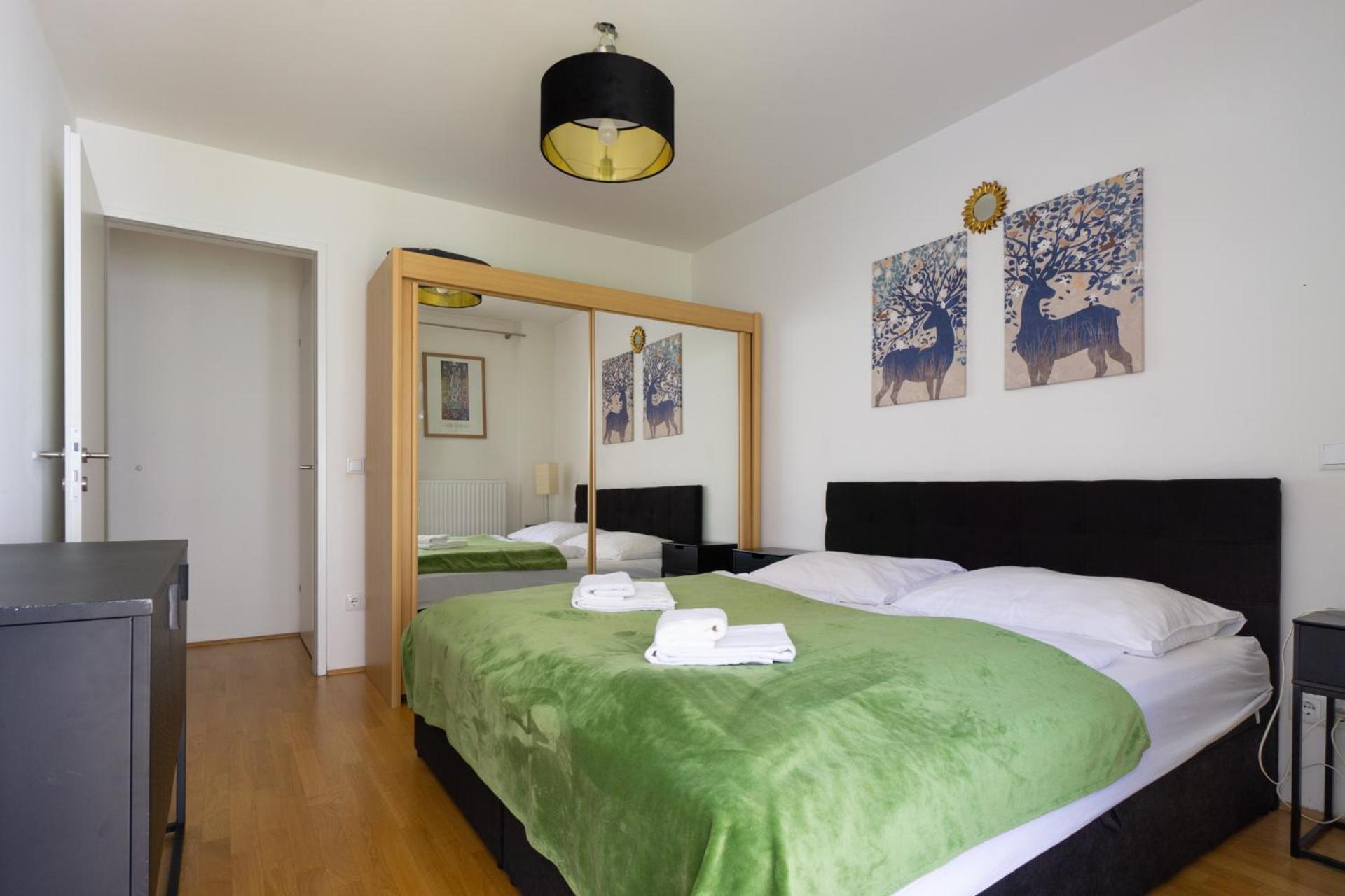 Apartment With Garden Close To Stadthalle, Westbahnhof Вена Экстерьер фото