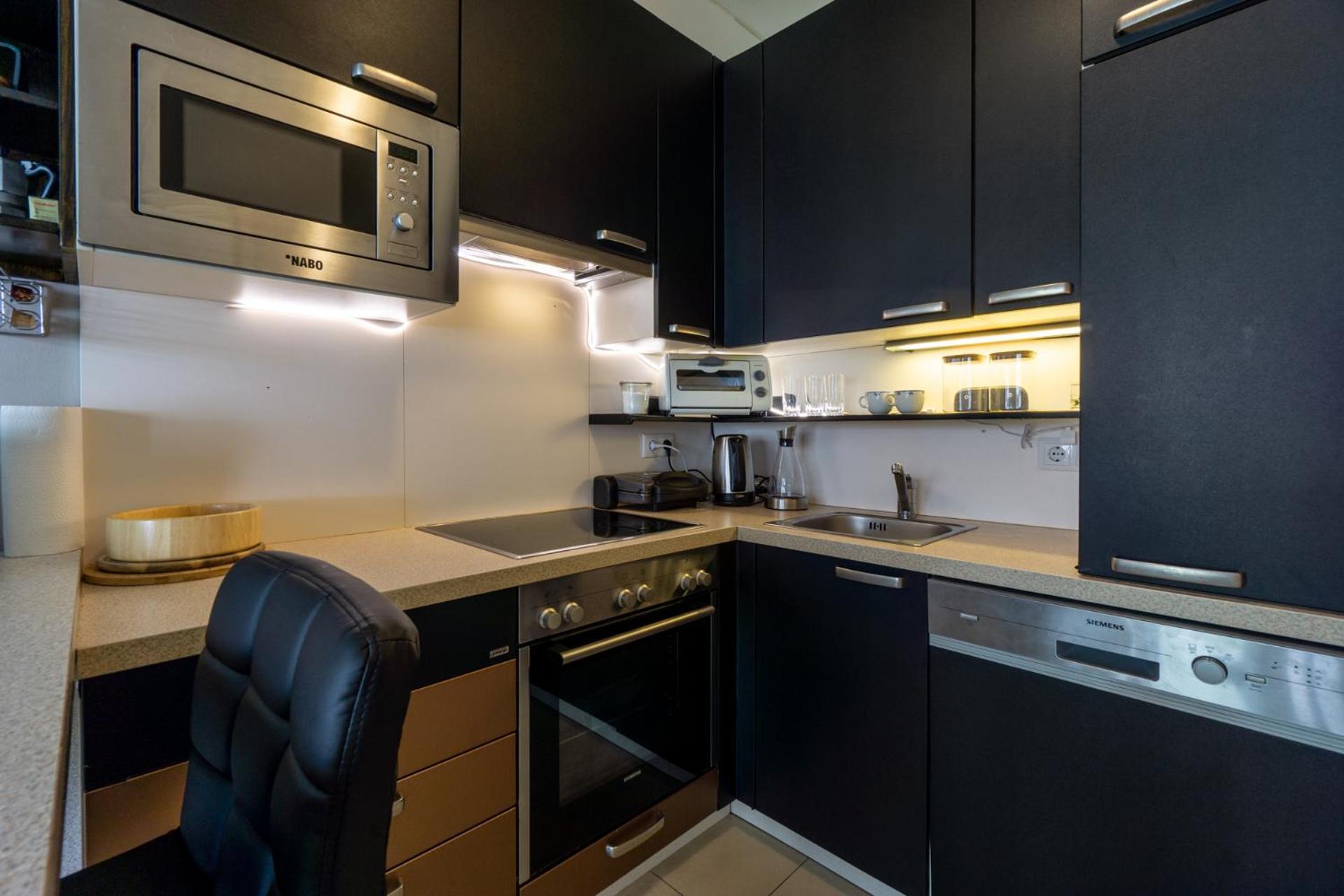 Apartment With Garden Close To Stadthalle, Westbahnhof Вена Экстерьер фото