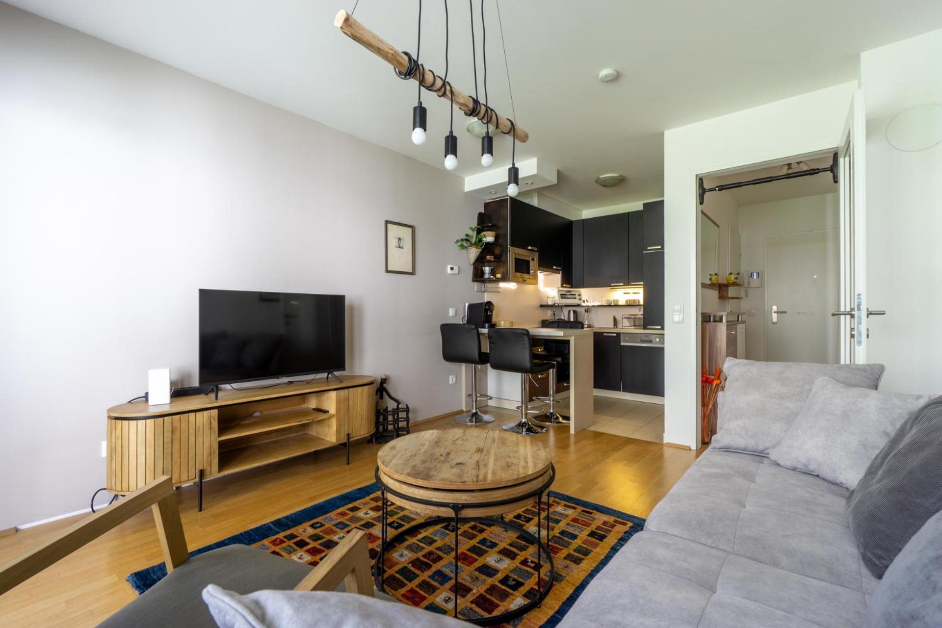 Apartment With Garden Close To Stadthalle, Westbahnhof Вена Экстерьер фото
