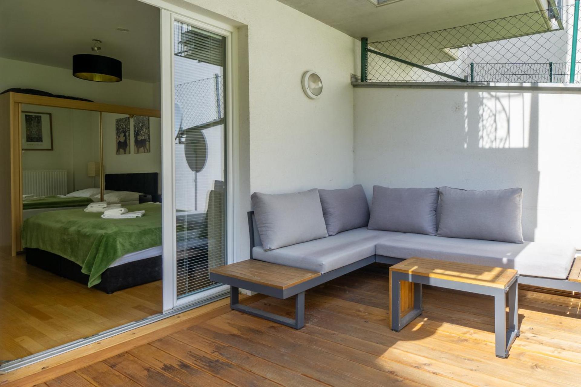 Apartment With Garden Close To Stadthalle, Westbahnhof Вена Экстерьер фото