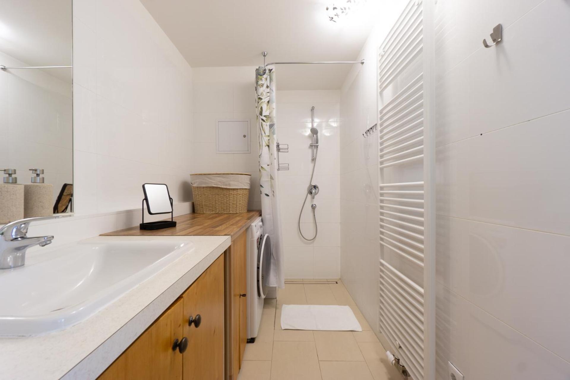 Apartment With Garden Close To Stadthalle, Westbahnhof Вена Экстерьер фото